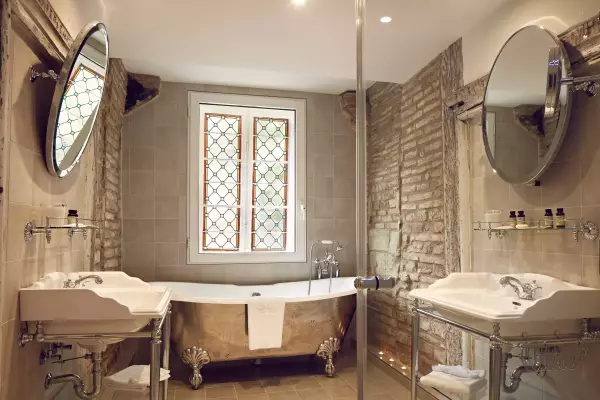 Salle de bain chambre Deluxe